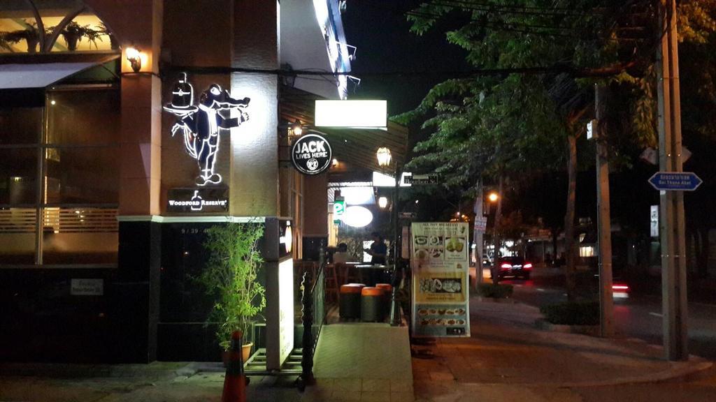 De Sky Sukhumvit Ekkamai Hotel Banguecoque Exterior foto